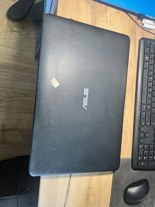Sprawny laptop asus r752l 17 cali intel core i5 8 gb ram dysk ssd 256