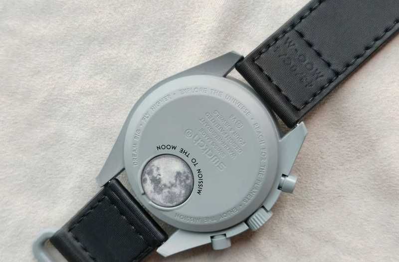 Księżycowa Edycja SO33M100 – Omega x Swatch MoonSwatch