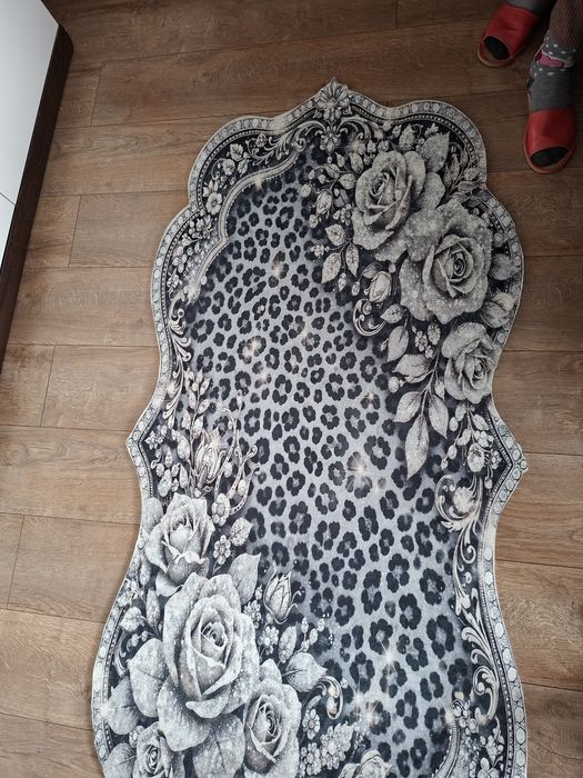 Dywan 300 x 80 nowy