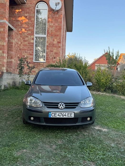 Golf V 2004 року.