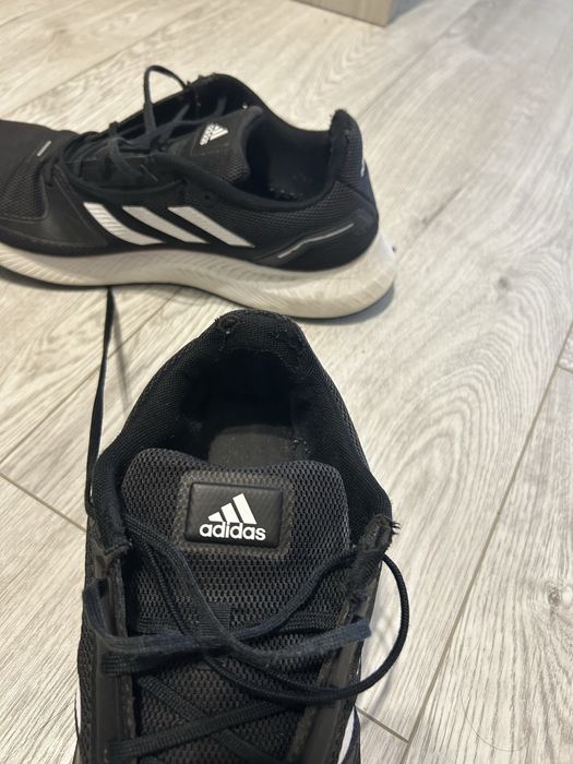 Продам кросівки adidas