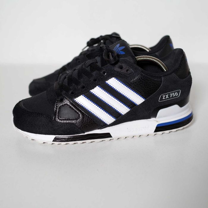 Кросівки Adidas ZX750 IF8408 оригінал 40,5 розмір шкіра ідеальний стан