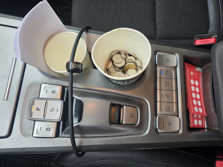 Hyundai kona electric 2019 рік, 64кв, 140000 гарна комплектація