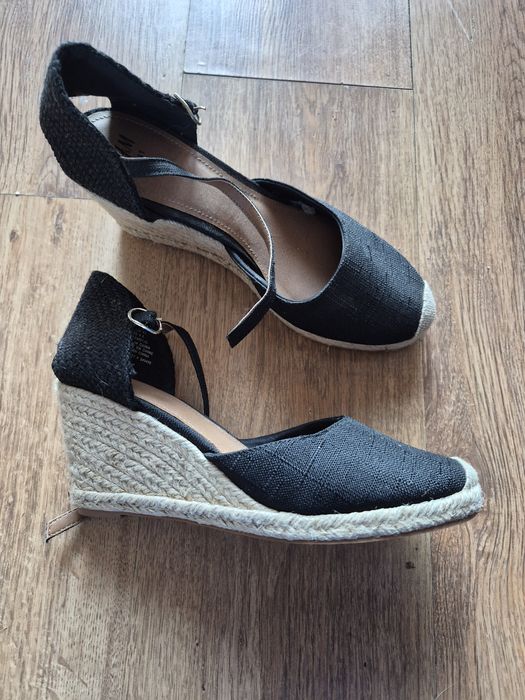 Sandały H&M z paskiem