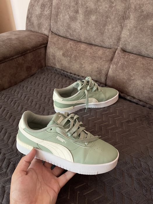 Жіночі кросівки Puma 36