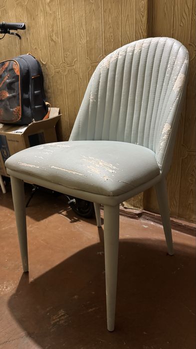 Стілець столовий