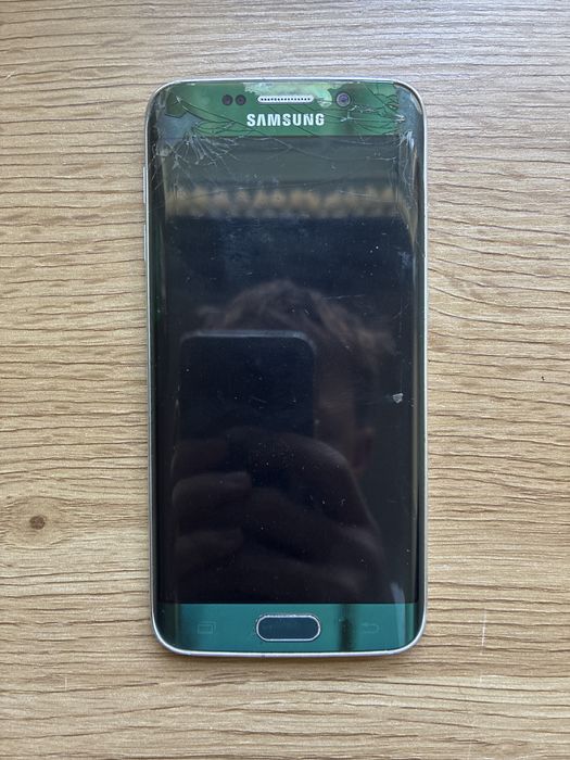 Samsung S6 edge.