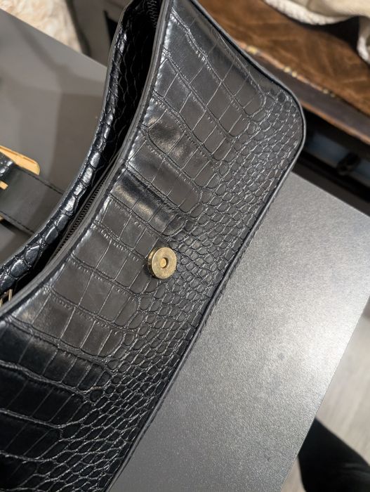 Сумочка багет, модна та стильна