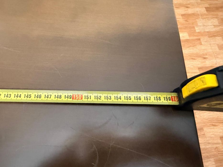 Mesa de madeira clássica – bom estado