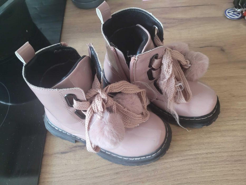 Ubrania dziewczece, buty
