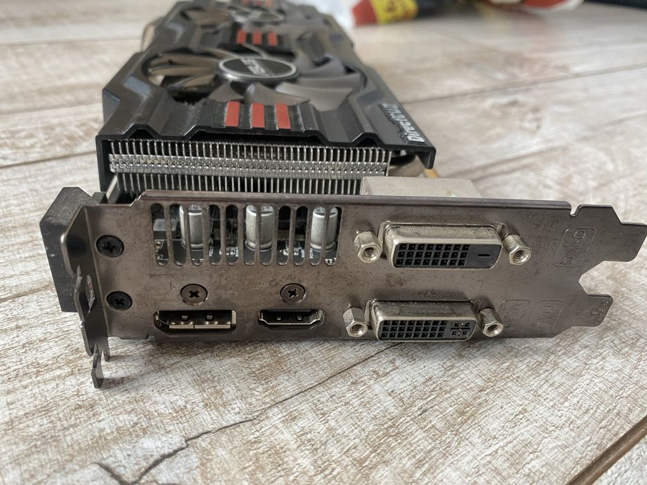 Відеокарти ASUS Radeon HD 7870 – 3 шт.