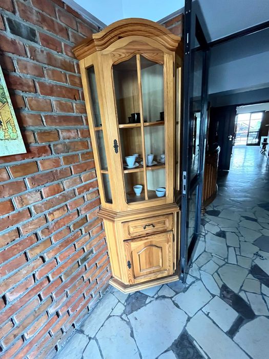 Kredens i witrynka dla koneserów