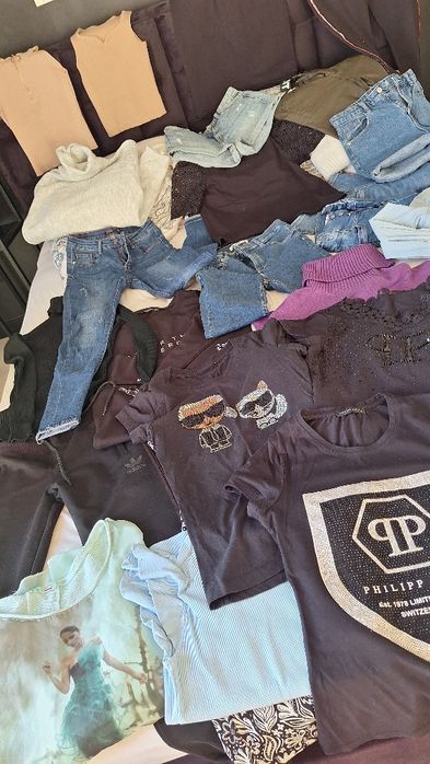 50 sztuk ubrań S i XS