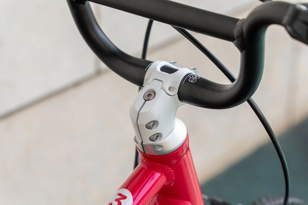 Rowerek dziecięcy woom GO 3 AUTOMAGIC Czerwony