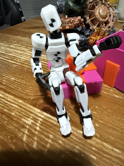 Рухомий робот 3D