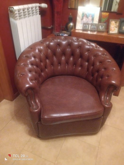 Magnífica poltrona, toda em picotiné