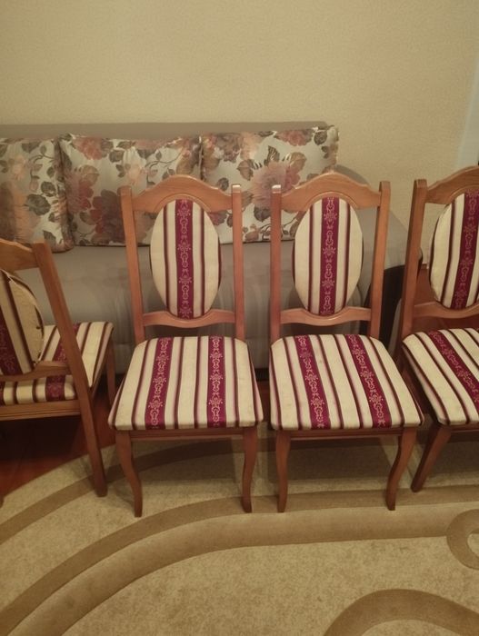 Продам дерев'яні стільці