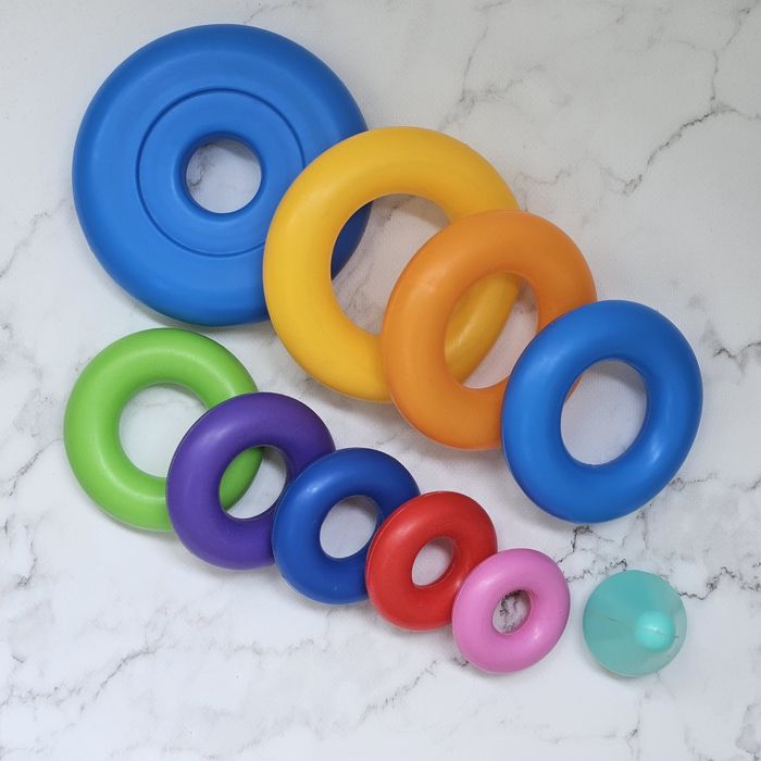 Іграшка кільця від дитячої пірамідки