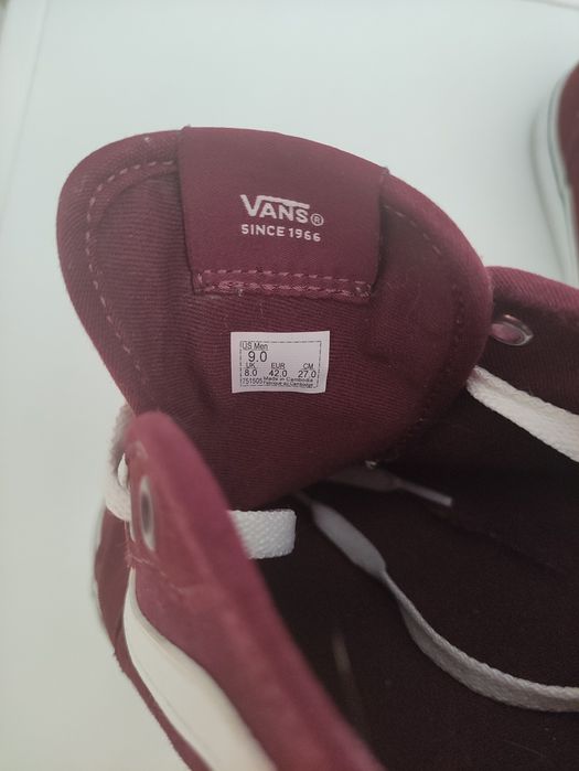 Vendo ténis Vans Filmore Decon Bordeaux

Tamanho 42.

Como novos, usad