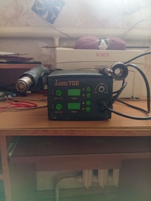 Паяльная станция Lokey 702