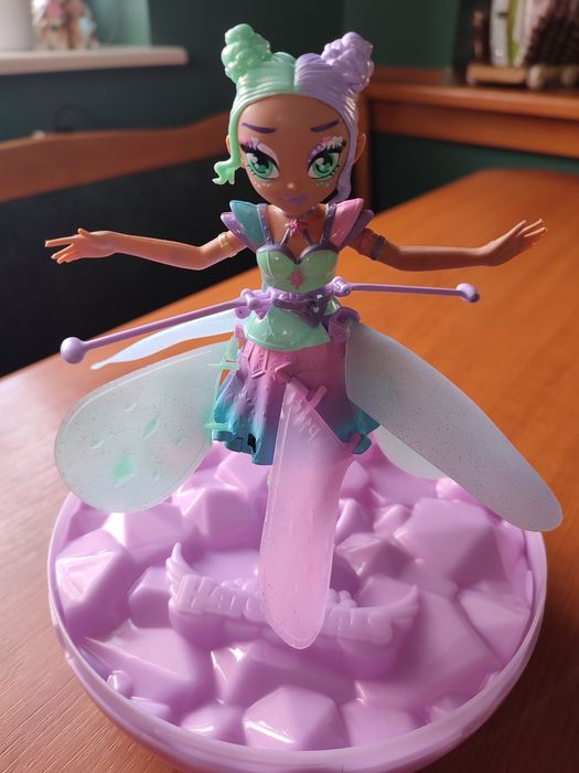Figurka Spin Master Hatchimals Pixies Crystal Flyers Rainbow