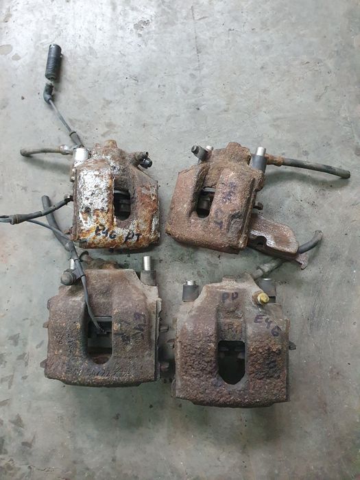 Zaciski Bmw E46 Przód Tył
