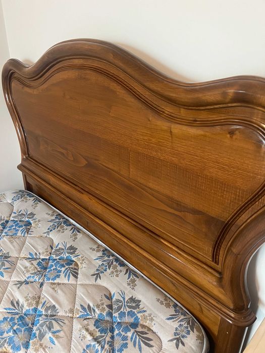 Vendo Quarto de Casal em Madeira Maciça com Mármore