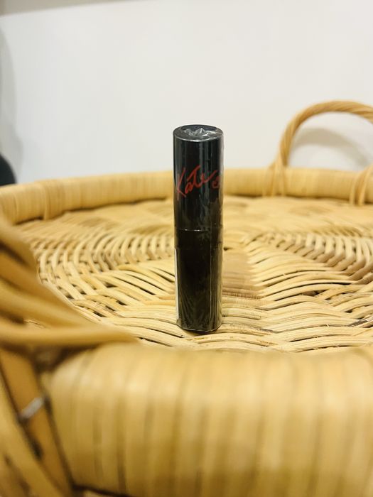 Nowa czerwona Rimmel London markowa pomadka szminka z Sephora