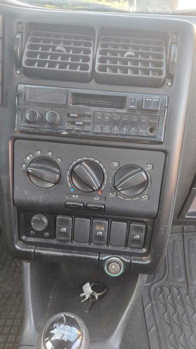Volkswagen Polo Classic 1.9 tdi (1998) -  carro económico