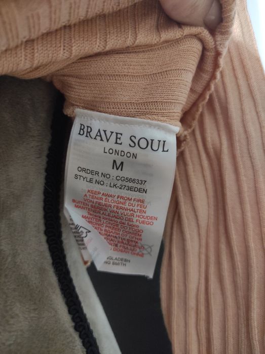 Nowy sweter prążek z falbaną M