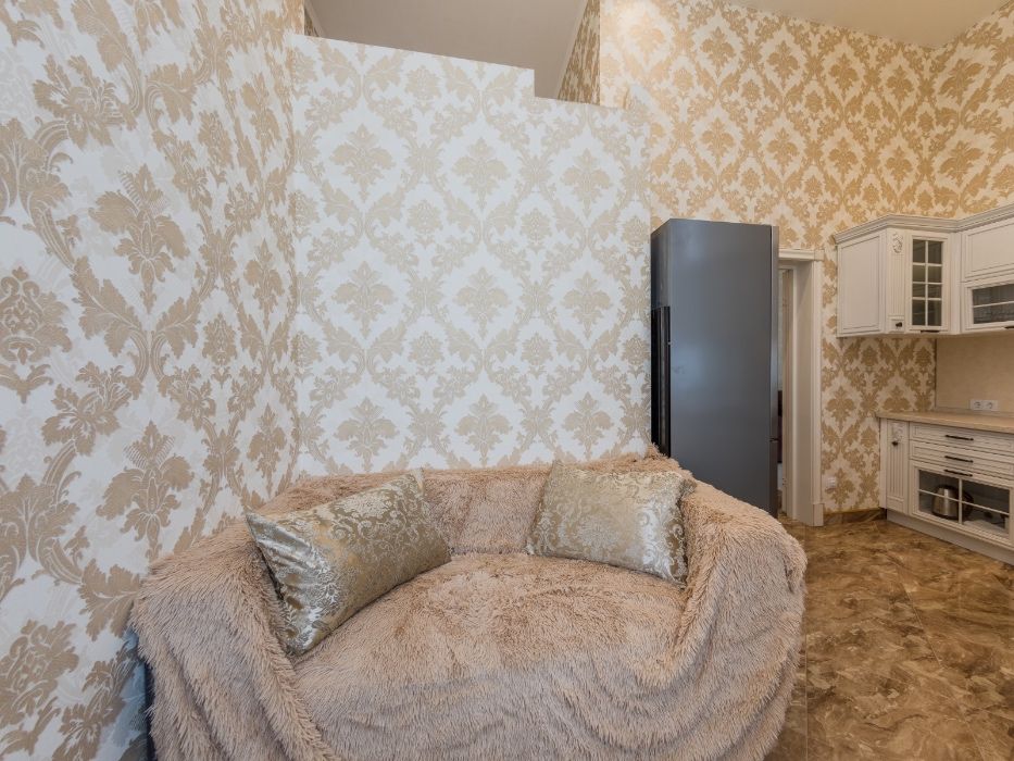 посуточно1к,вид,центр,ЖК Элегант,парковка,метро.ж/д вокзал,университ