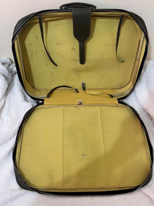 Mala Antiga de Viagem Verde