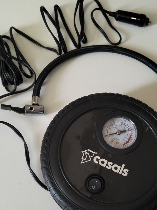 Aparelho para encher pneus auto bicicleta bóias etc etc  ligar ao isqueiro carro