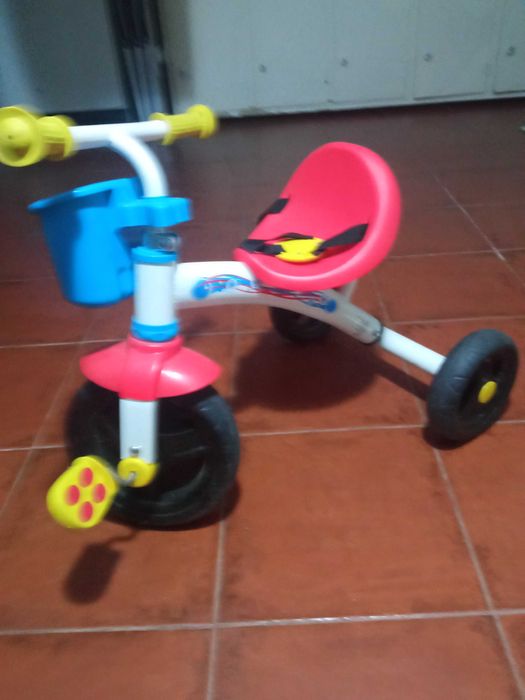 Triciclo CHICCO emotimo estado e com pouquíssimo uso.