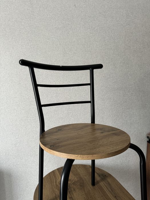 стіл та стільці кухонні Jysk