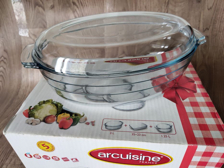 Жаростойкая утятница и салатницы Франция, хрустальная ваза для цветов