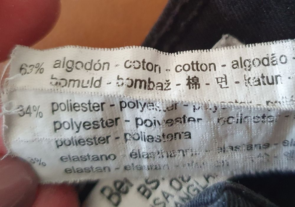 Spodnie damskie z czerwonym pasem
