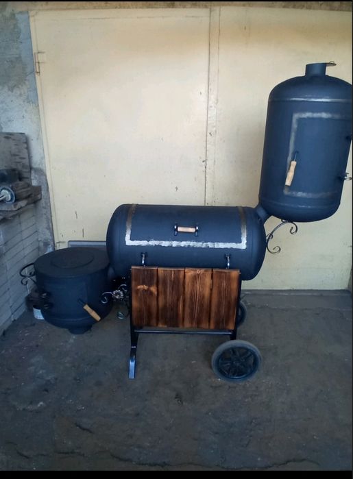 Смокер барбекю  передвижной