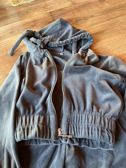 Спортивний костюп на дівчинку