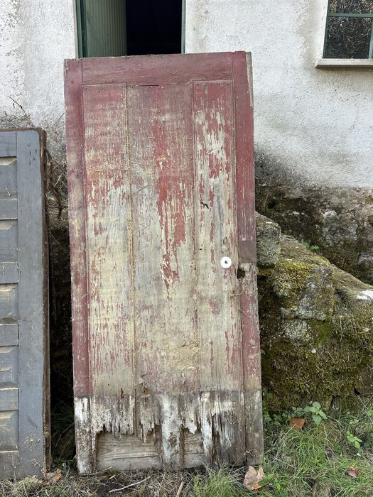 Porta antiga de madeira