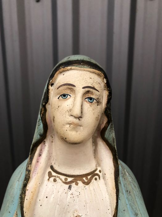 Figurka gipsowa Maryja sygnowana