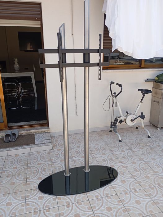Suporte para tv em aço inox.