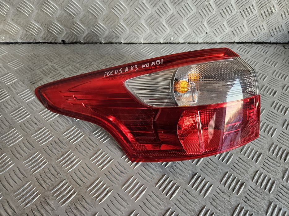 Ford Focus mk3 kombi lampa lewa tył tylna