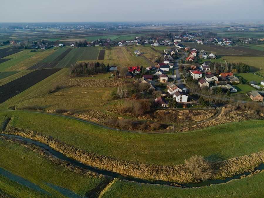Działka 34 ary | budowlana + media - Więcej