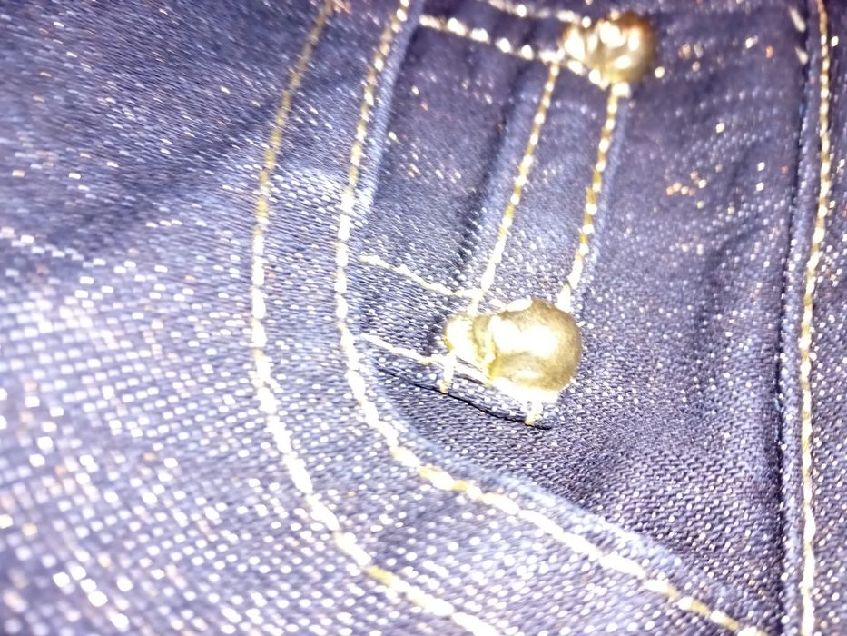 Spodnie jeans czarne nowe  że złotą nitka