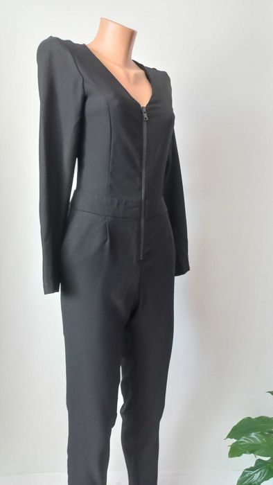 Чорний комбінезон  44 розмір новий