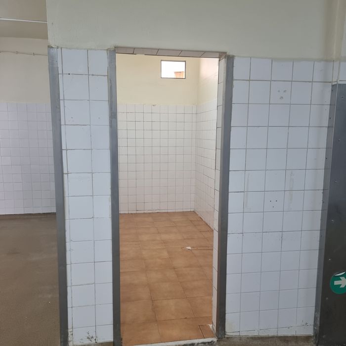 Arrenda-se estabelecimento para Fabrica de Padaria ou Pastelaria.