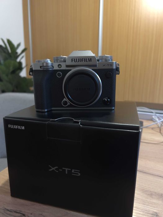 Fujifilm X-T5 SIDERAL - COMO NOVA (comprada em OUTUBRO 24) - SÓ CORPO