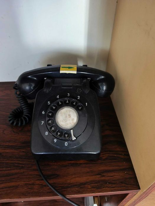 Telefone antigo Preto