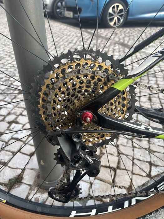 Cannondale F-Si Carbon Lefty – Tamanho M – Totalmente revista